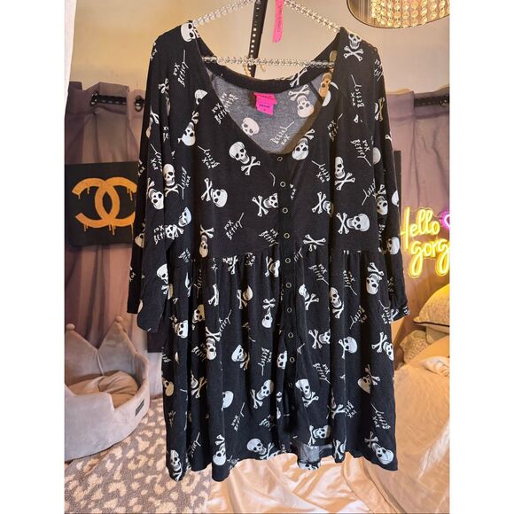 Torrid x betsey johnson size 3 retro skull babydoll top/shirt/blouse pinup skull - Picture 4 of 7